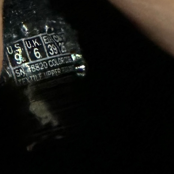 EUC Sketchers Women's Sz 9 Warm lined snow rain Boots Black Suede Button shoes - Picture 5 of 5